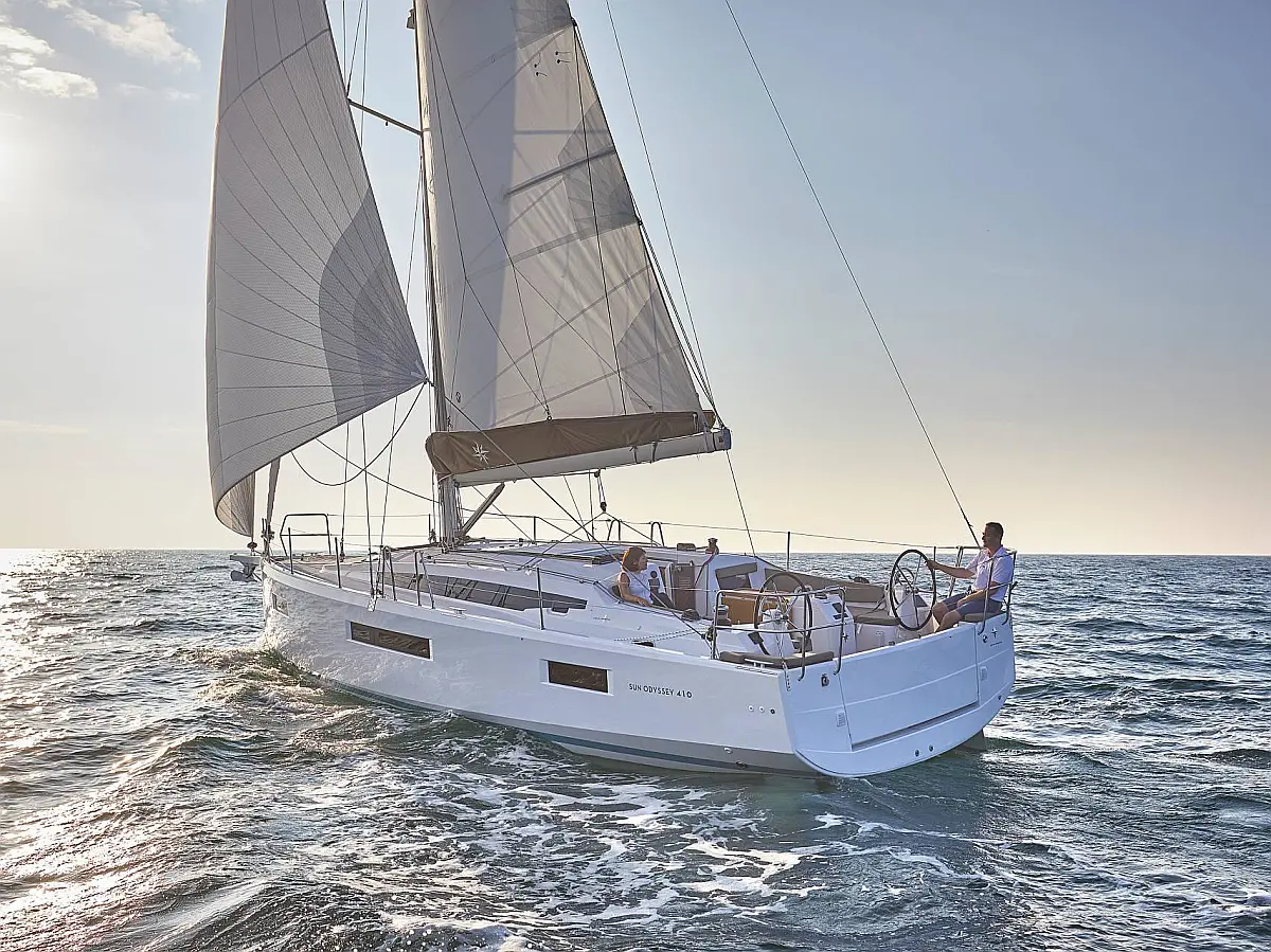 Sun Odyssey 410 (3 cab.)