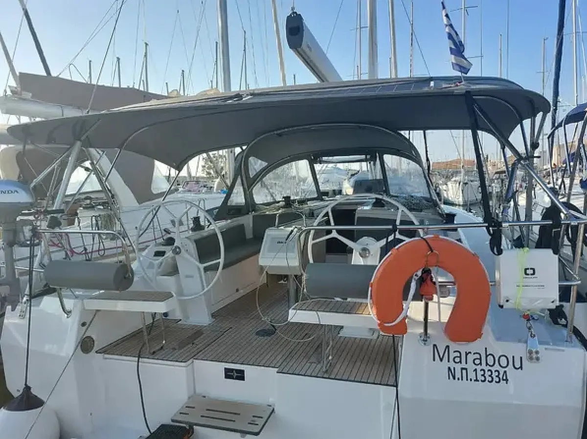 Bavaria C42 (3 cab.)