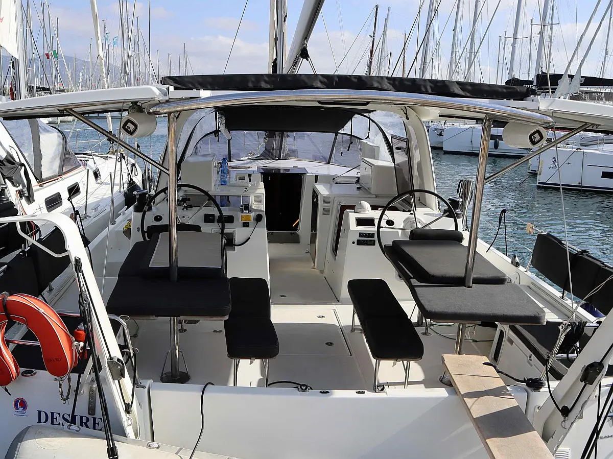 Sun Loft 47 (7 cab.)